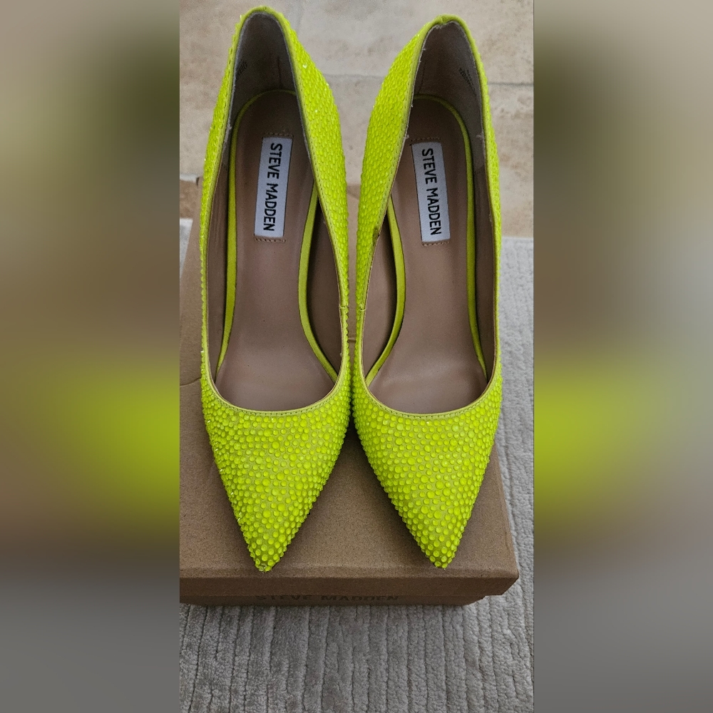 Steve Madden Citron Daisie Heels size 8